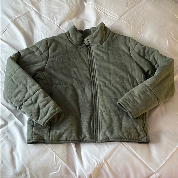 “Three Dots: Quilted Jacket” - Picture 1 of 6